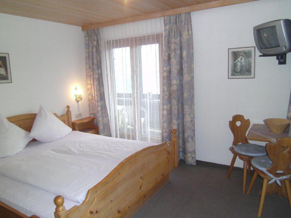 Gastehaus Rieser Otel Ried im Zillertal Oda fotoğraf
